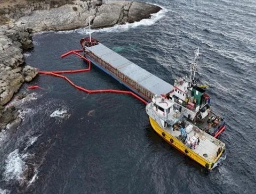 Karadeniz’de nefes kesen operasyon! Bakan Uraloğlu açıkladı: 35 metreküp yakıt denize sızmadan tahliye edildi